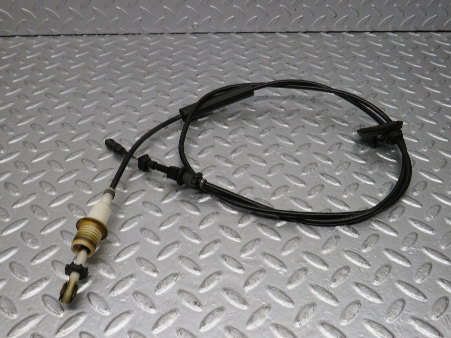 39669 Mercedes-Benz R129 320SL Coupe Accelerator Cable 1243010197
