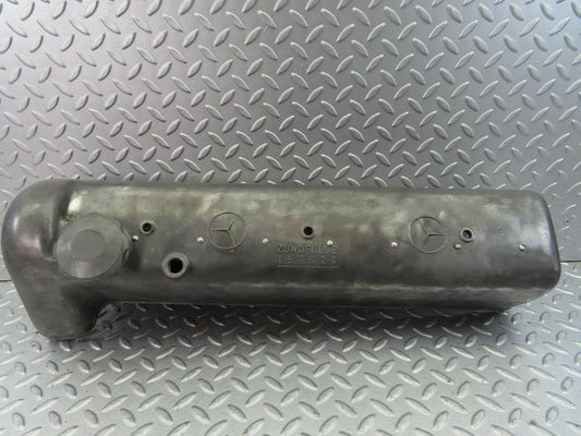 8673 Mercedes-Benz W111 Cylinder Head Valve Cover 1800161305