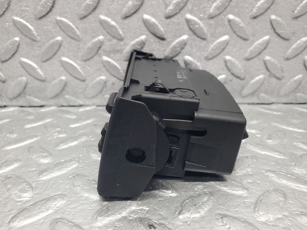 W124 dashboard air vent left used OEM