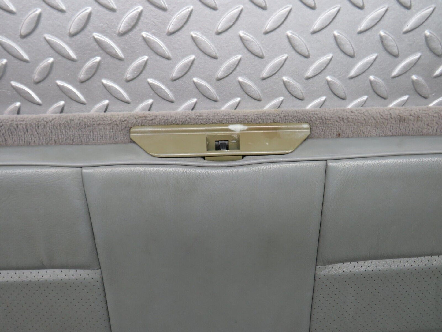 31500 Mercedes-Benz S124 220TE Wagon Third Seat Bench 1249300194