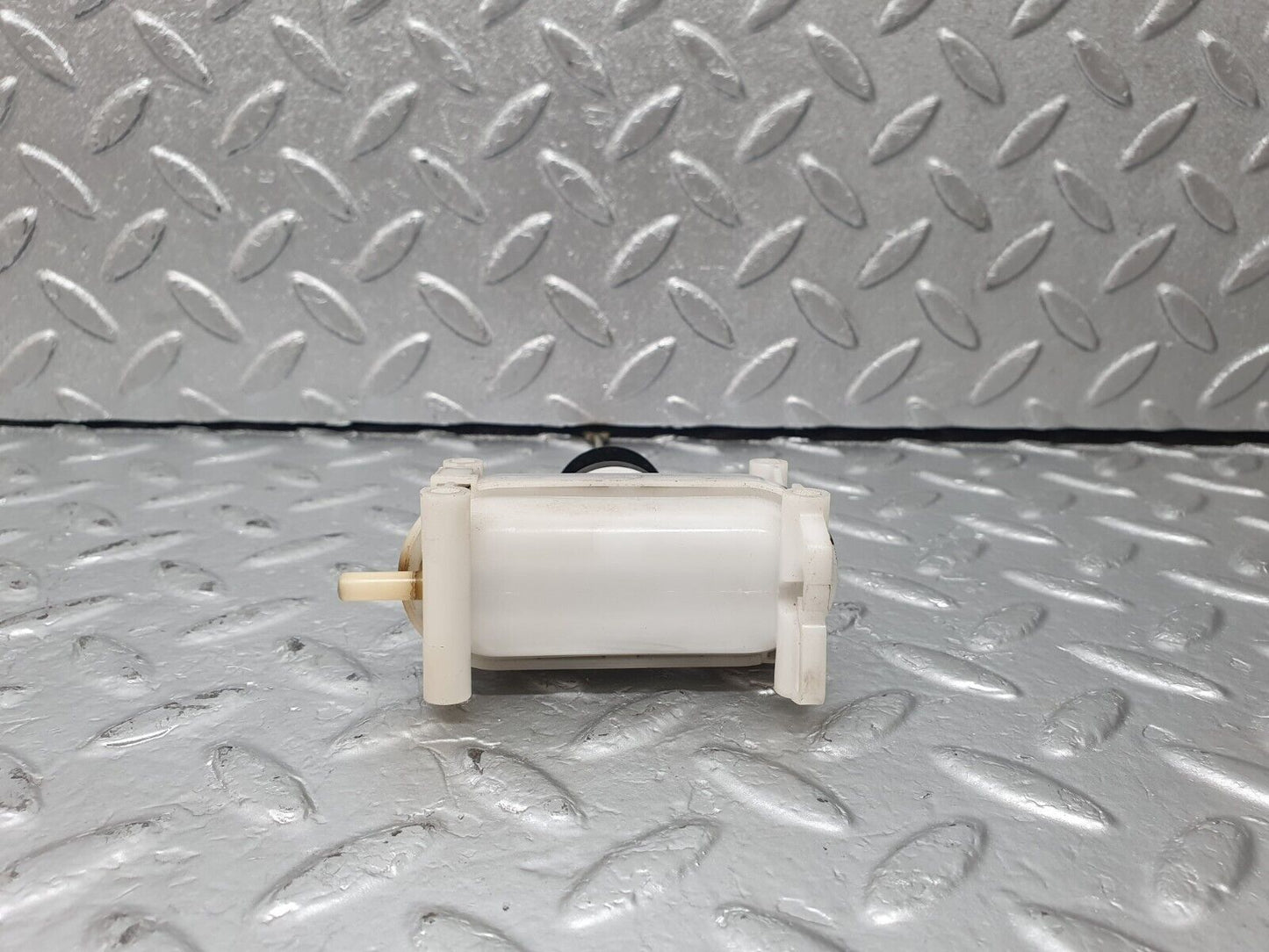 42773 Mercedes-Benz W201 190 2.0L Rear Right Door Lock Vacuum Actuator