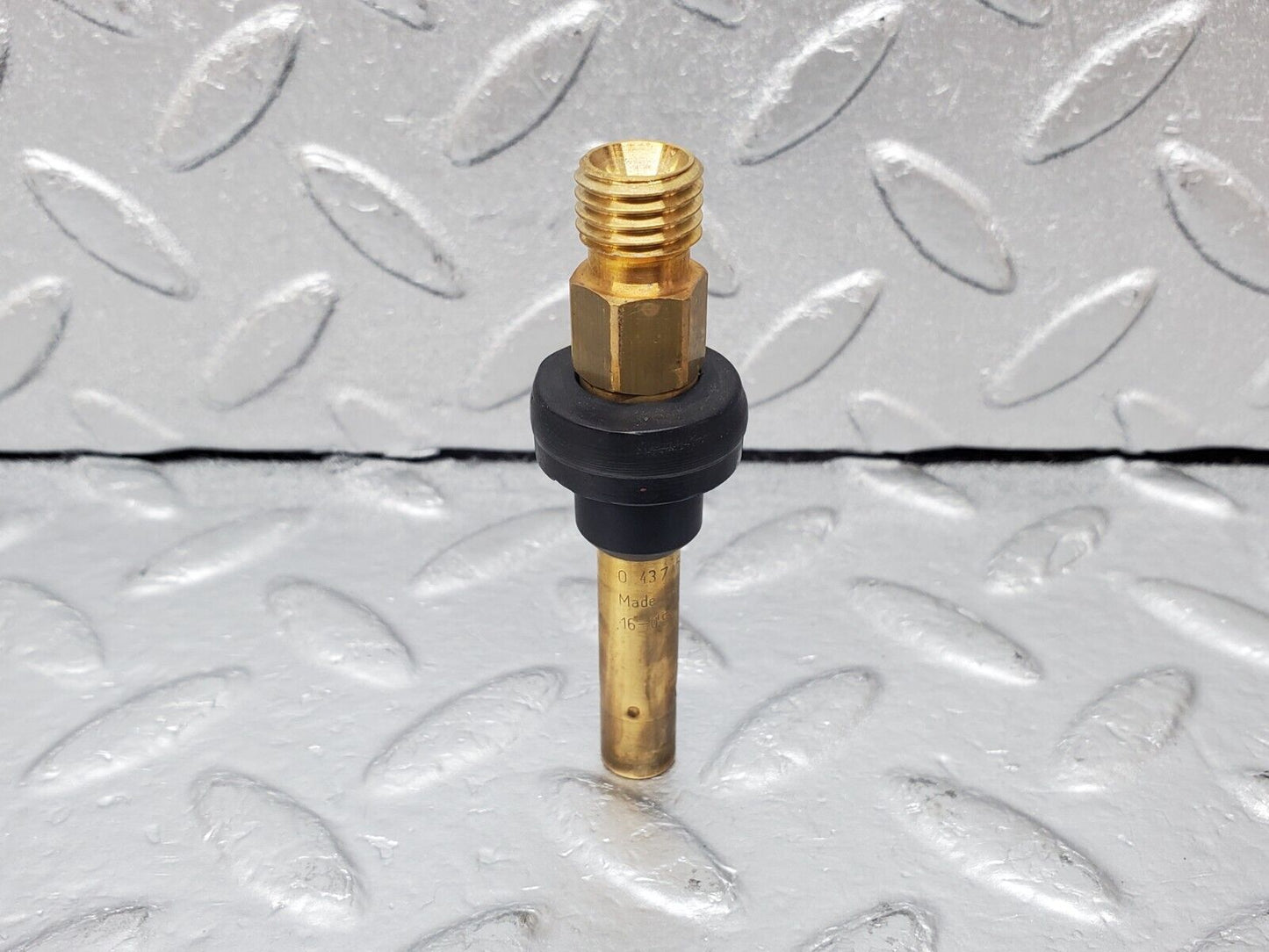 45338 Mercedes-Benz 280E M110.983 Fuel Injector Bosch 0437502047