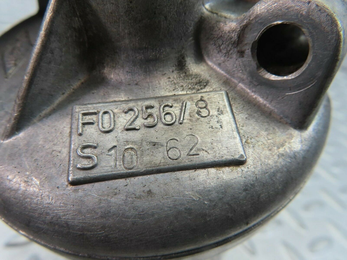 9189 Mercedes-Benz W111 Oil Fiter Housing F0256/8