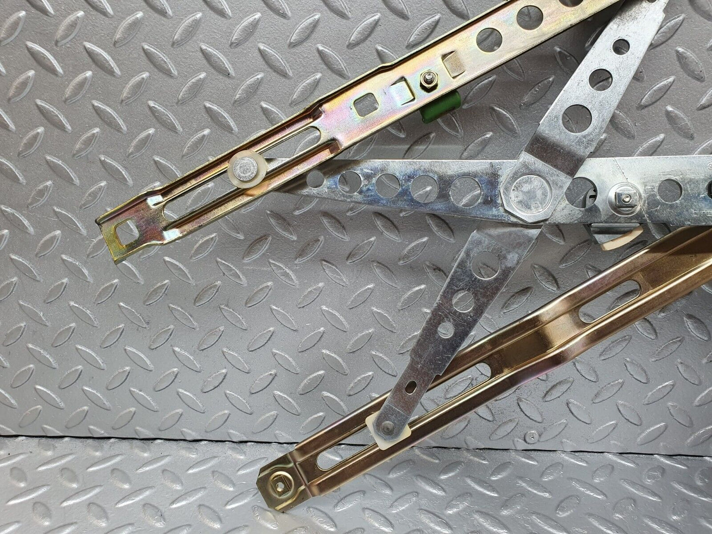 43744 Mercedes-Benz C126 380SEC Coupe Front Right Power Window Regulator 1267202646