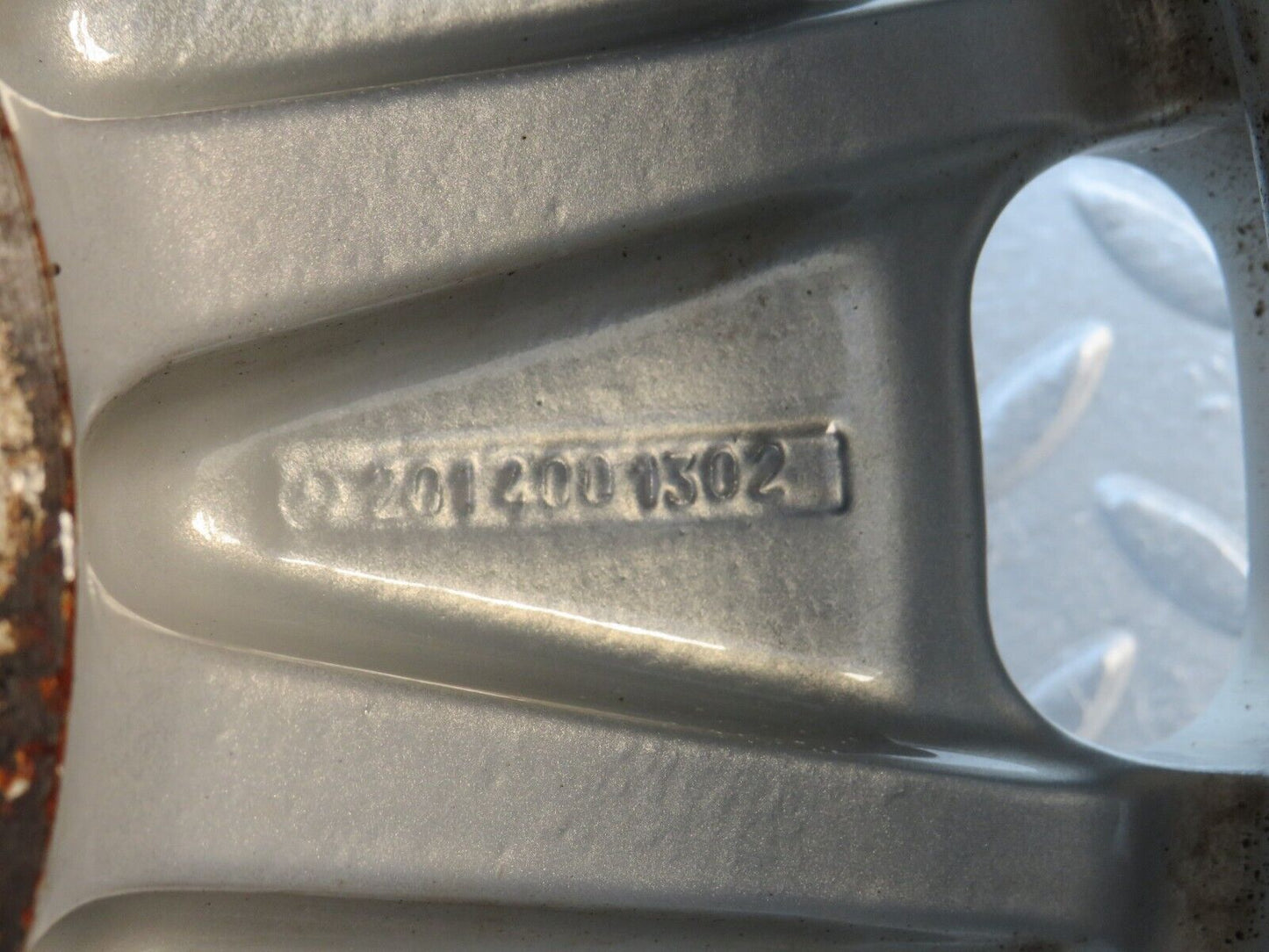 39529 Mercedes-Benz R107 Alloy Wheel 7Jx15H2 ET44 2014001302