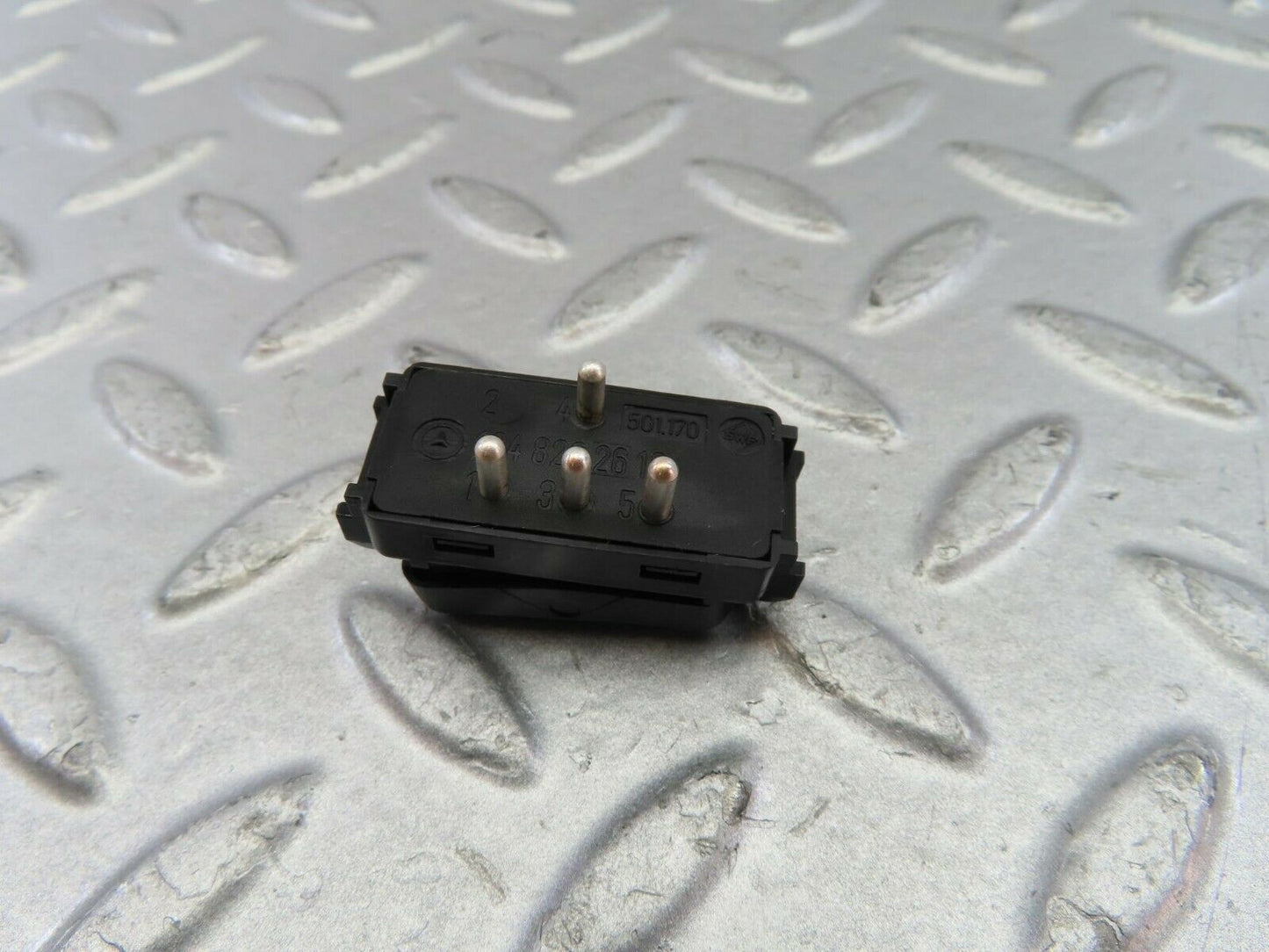 9270 Mercedes-Benz C124 300CE Coupe Rear Headrest Release Control Switch