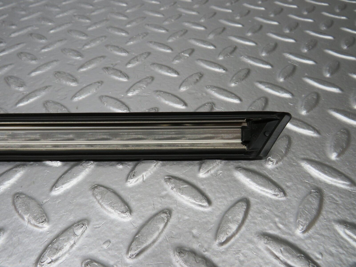30785 Mercedes-Benz W201 190E 2.0L Rear Left Fender Wing Centre Moulding Trim