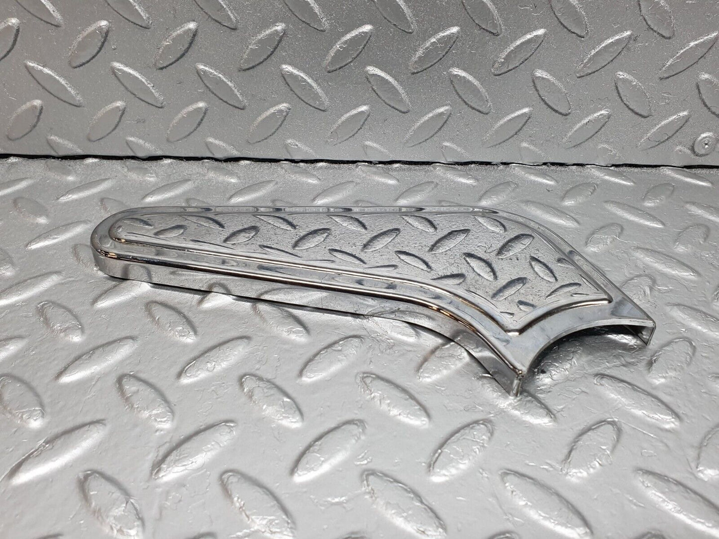 43086 Mercedes-Benz W108 280SE Seat Hinge Chrome Cover Right 1089130828