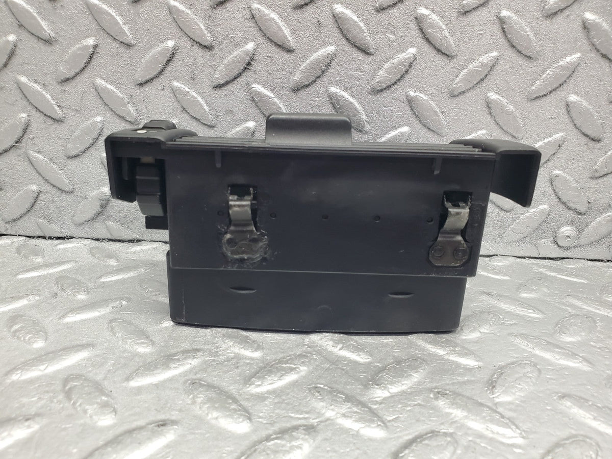 W124 dashboard air vent right used OEM