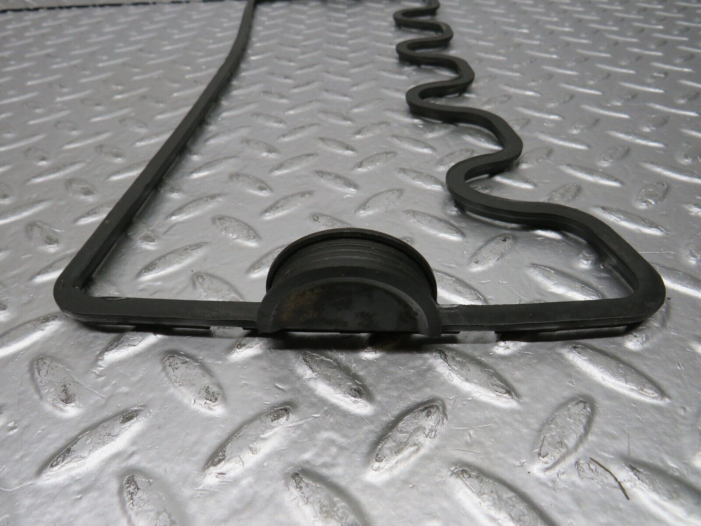 30887 Mercedes-Benz W201 190E Engine Rocker Cover Gasket