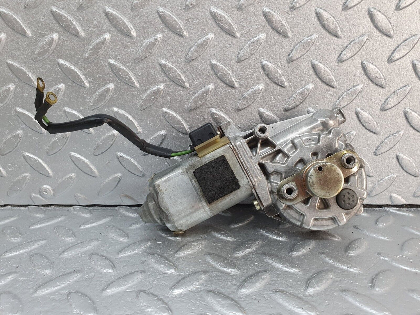 41491 Mercedes-Benz W124 200E Front Left Window Regulator Motor 0130821137