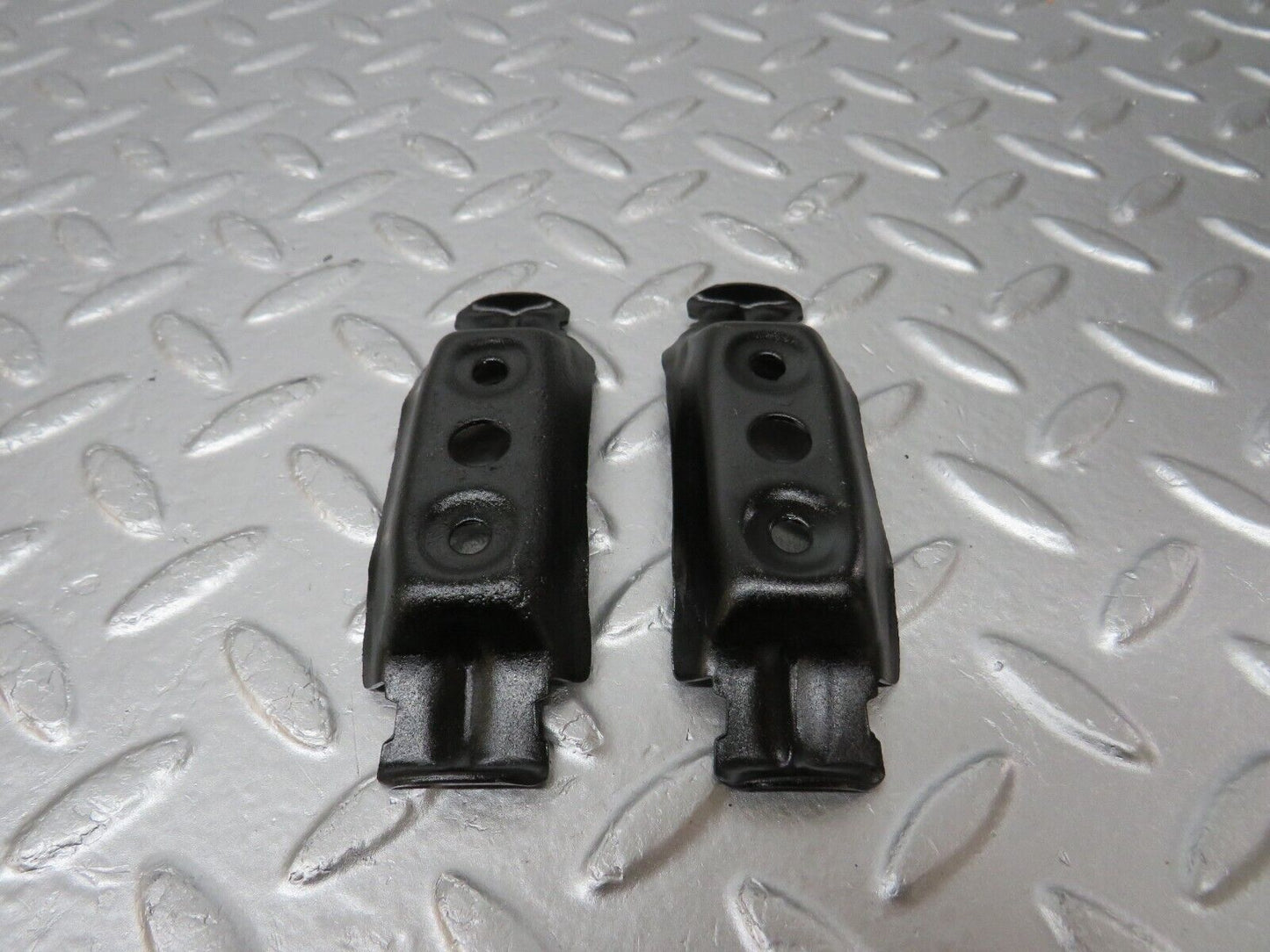 34010 Mercedes-Benz W124 260E Fuel Pump Fuel Filter Bracket Holder
