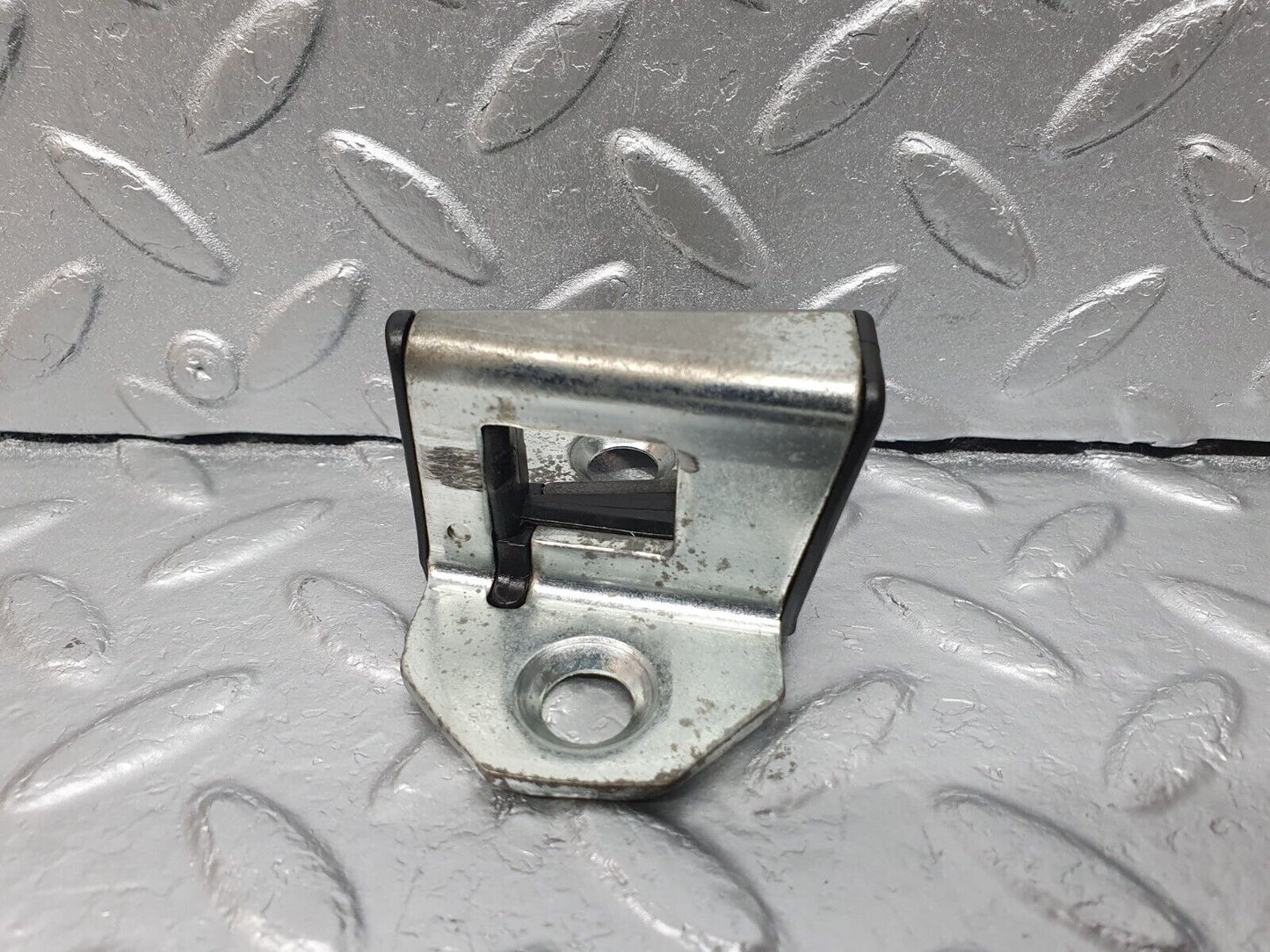 41953 Mercedes-Benz W202 C200 Door Lock Latch