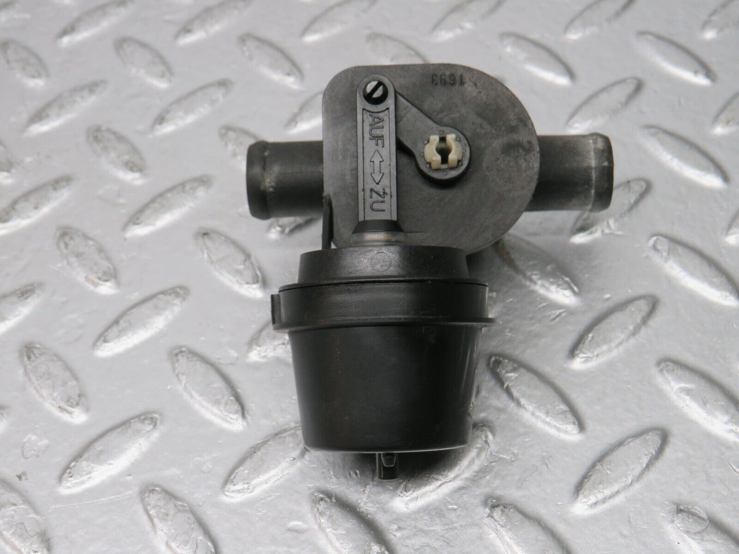 31627 Mercedes-Benz W201 190LE 1.8L Heater Control Valve