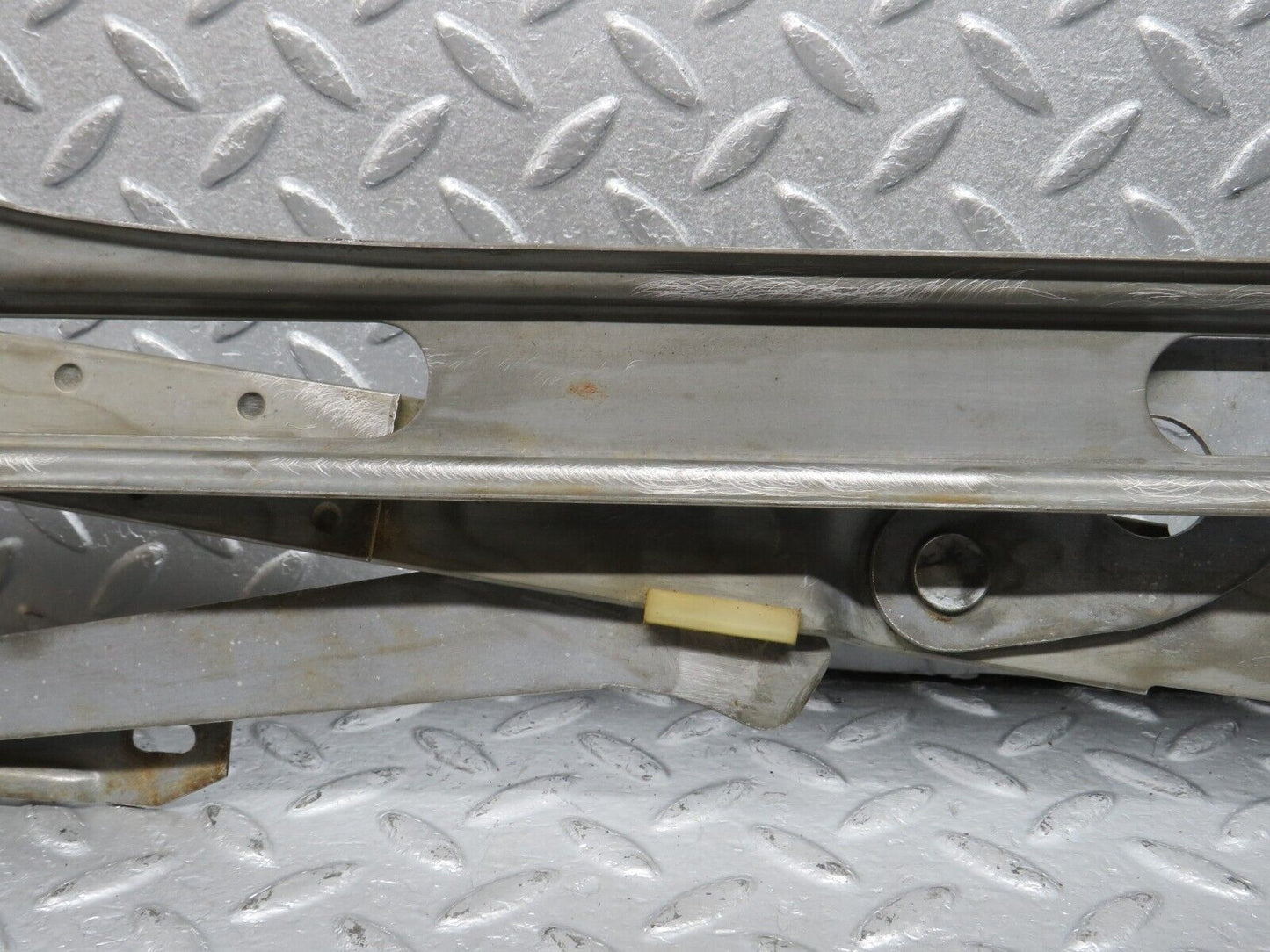40118 Mercedes-Benz R107 350SL Coupe Front Right Manual Window Regulator 1077250602