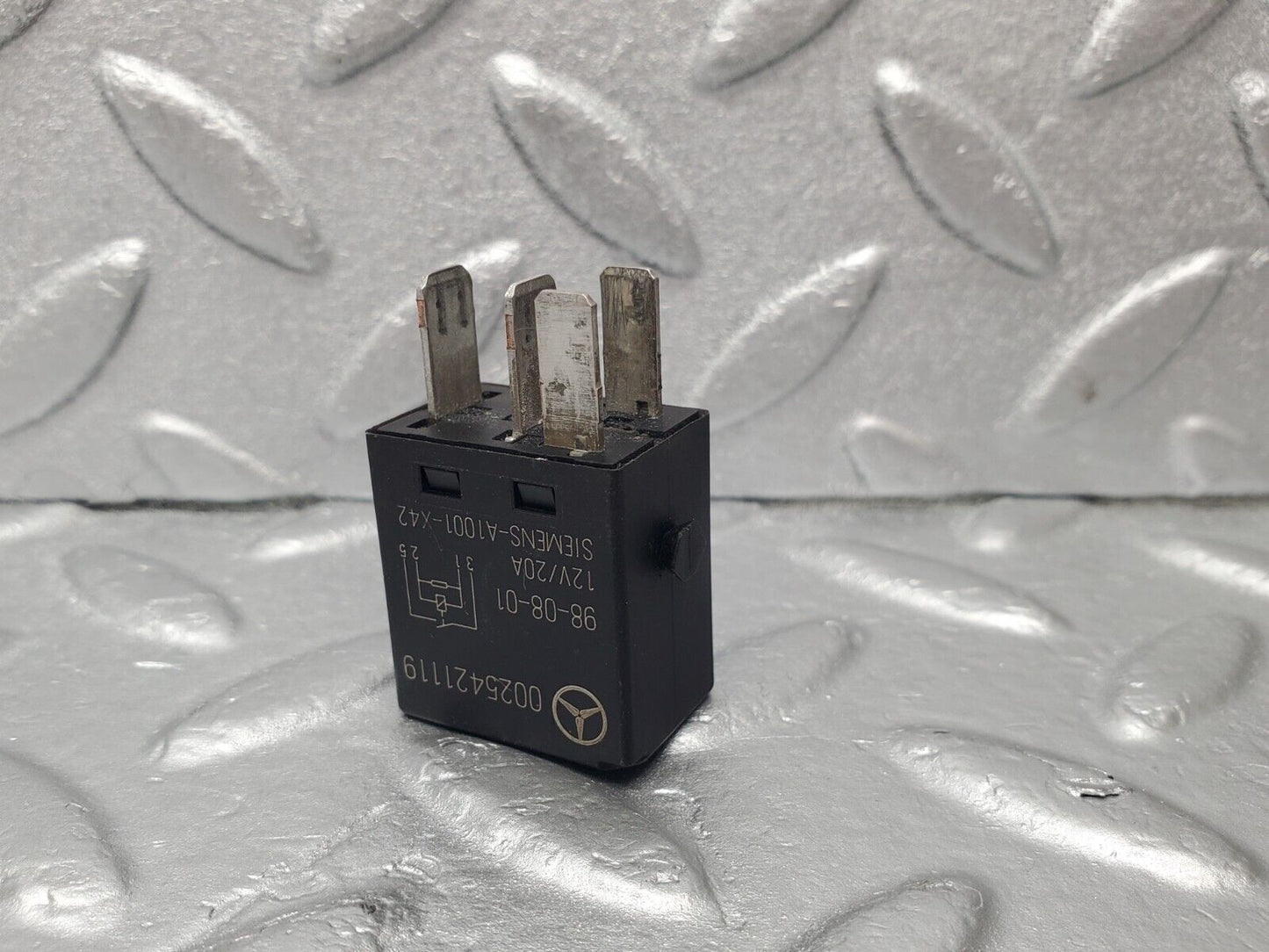46924 Mercedes-Benz R129 320SL Coupe Indicator Relay 0025421119