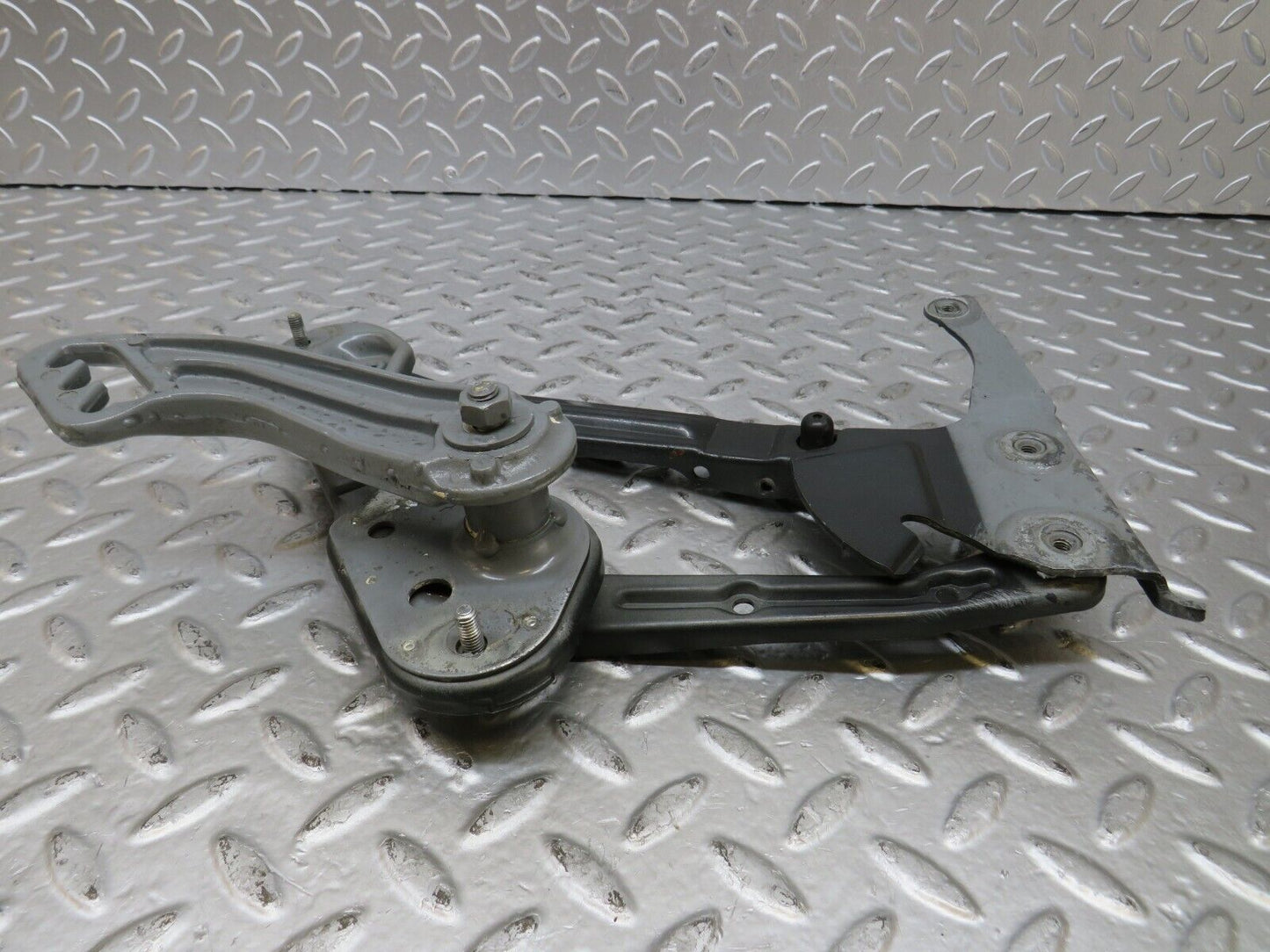 26672 Mercedes-Benz C124 220CE Coupe Bonnet Hinge Right Side 1298870174