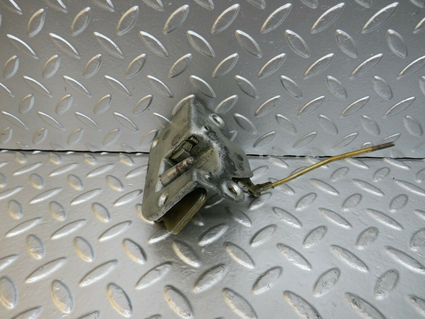 24570 Mercedes-Benz W108 Front Right Door Lock Mechanism