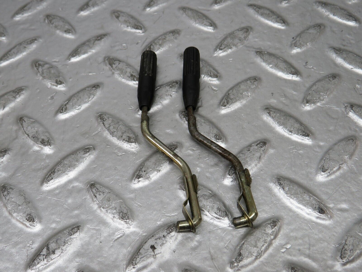 26978 Mercedes-Benz W123 240D Front Door Lock Knob Pair