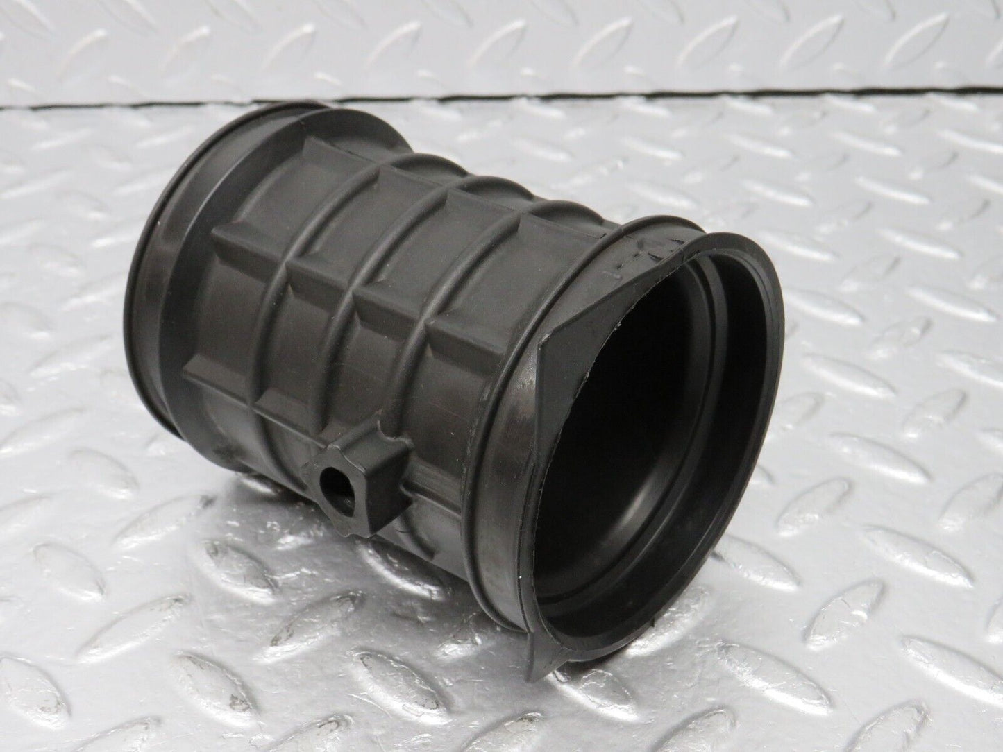 39406 Mercedes-Benz R129 320SL Coupe Air Intake Pipe 1041410990