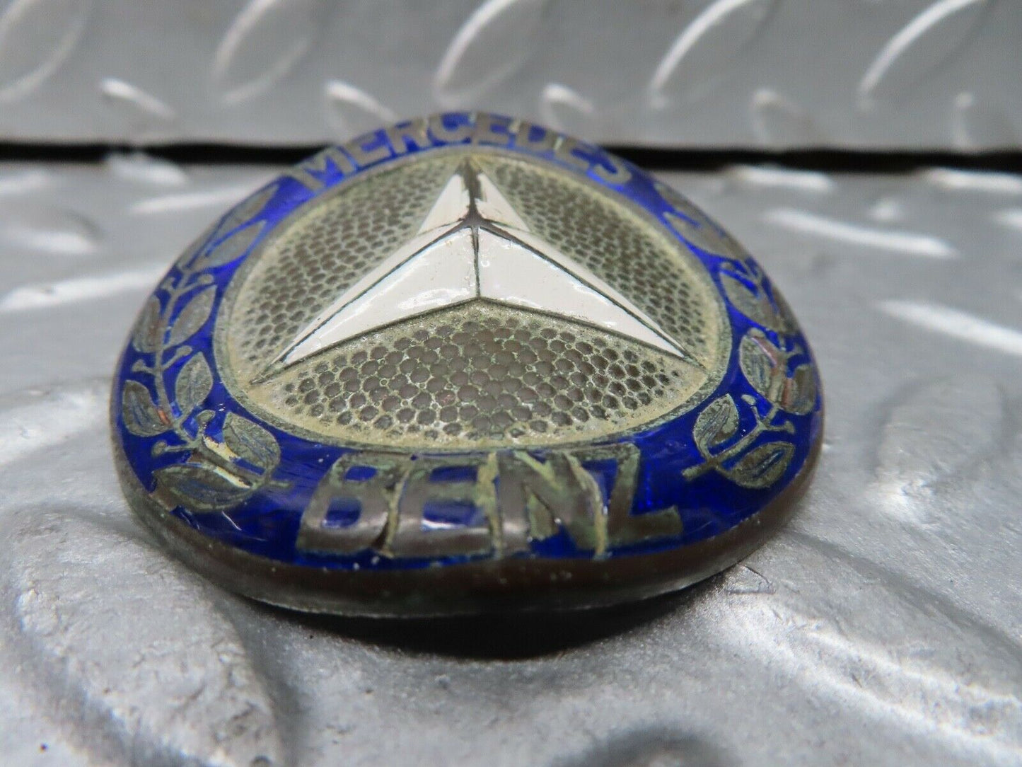 18682 Mercedes-Benz W120 W121 Ponton Bonnet Grill Badge Emblem