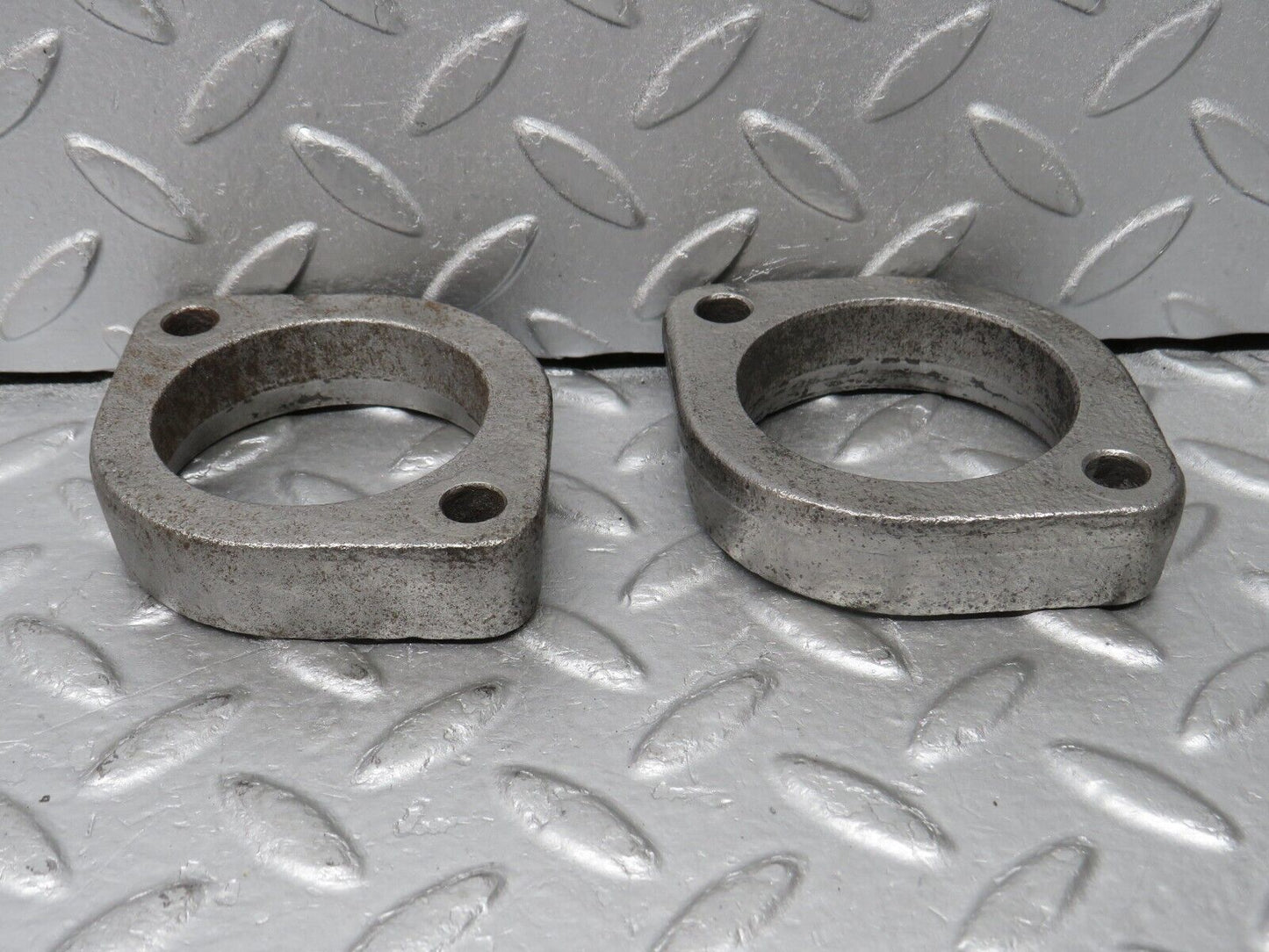 38126 Mercedes-Benz A124 320E Cabriolet Exhaust Flange 2x
