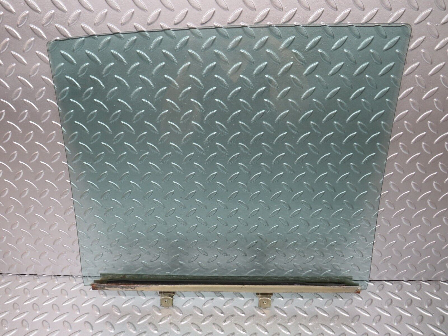 26831 Mercedes-Benz W123 240D Rear Left Door Window Glass