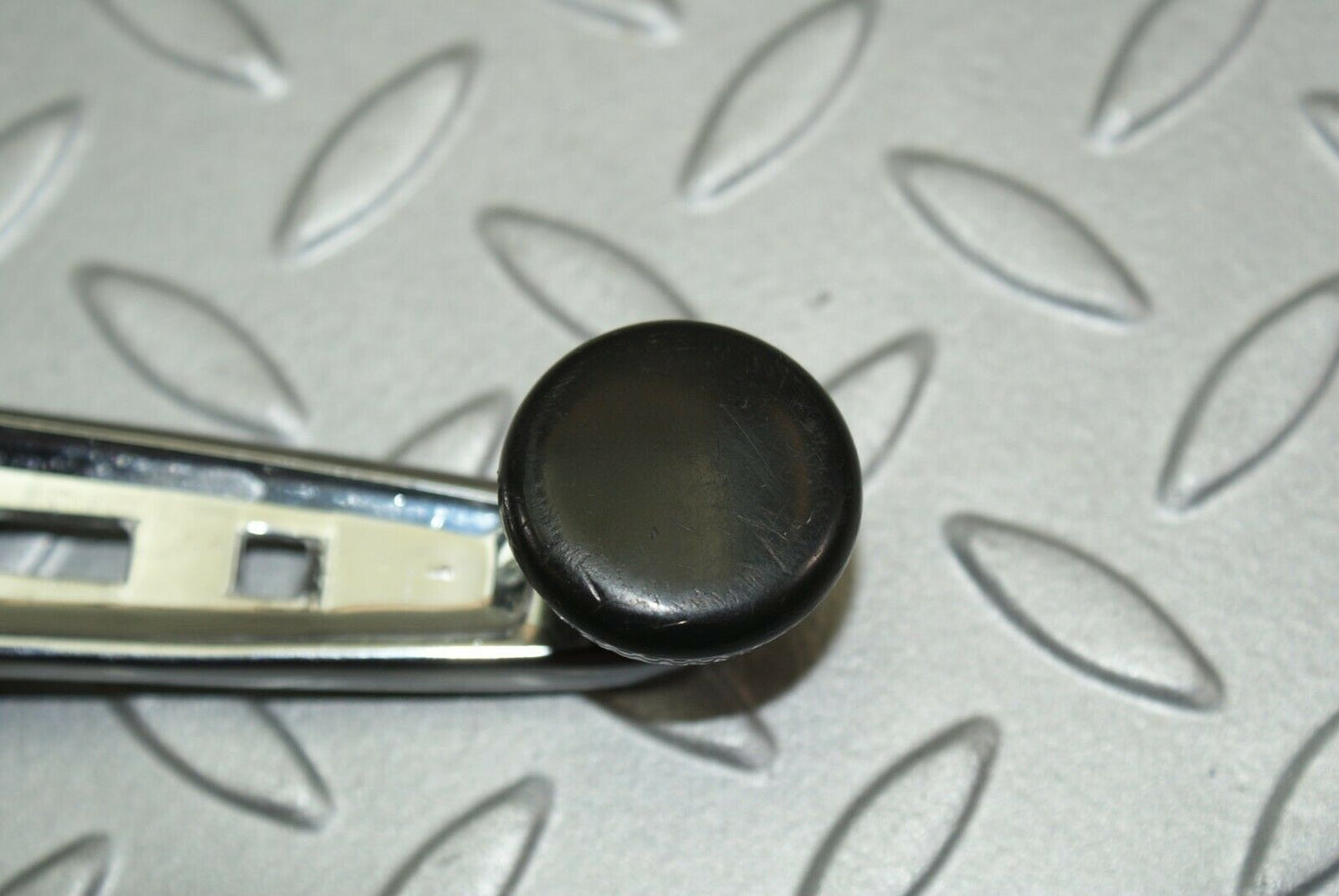 3193 Mercedes-Benz W115 220D Window Lifter Crank Handle