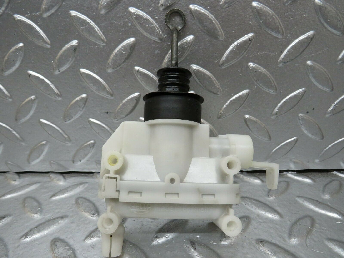24252 Mercedes-Benz S124 220TE Door Lock Vacuum Actuator Hella Front Left
