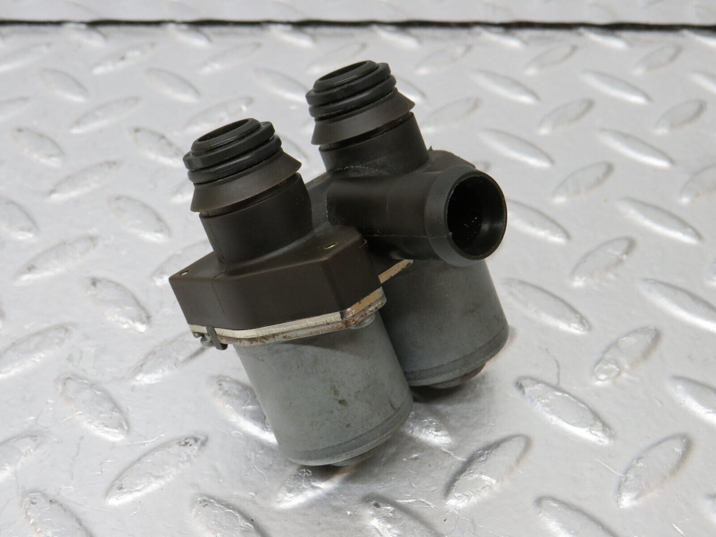 34900 Mercedes-Benz W210 320E Heater Control Duo Valve 0018307784