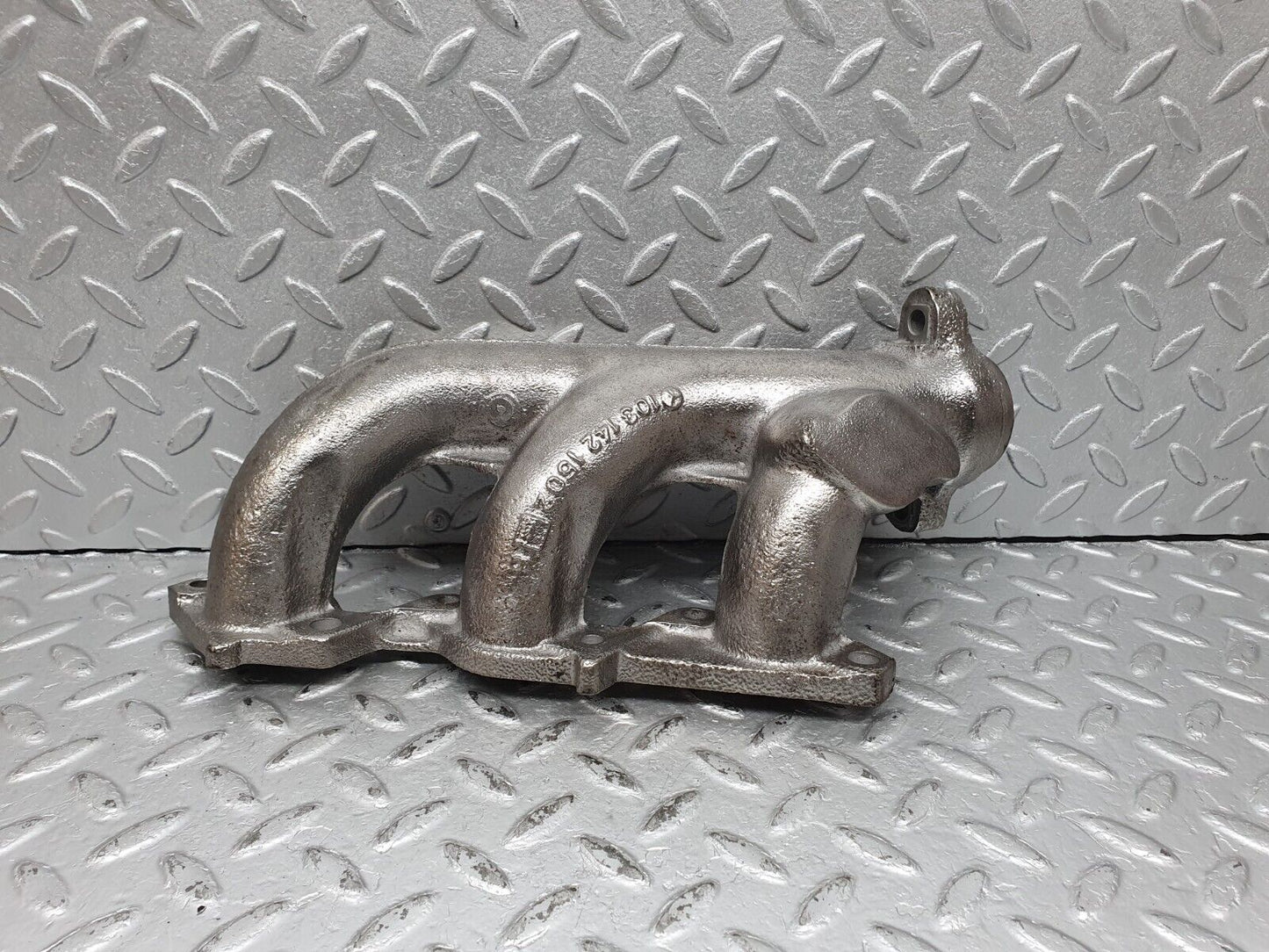 41201 Mercedes-Benz W126 300SE Exhaust Manifold Cylinder 1-3 1031421502