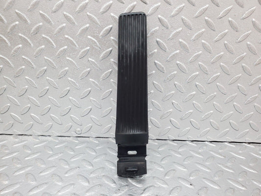 45779 Mercedes-Benz W126 420SE Accelerator Pedal With Rubber 1233010082 1263000504