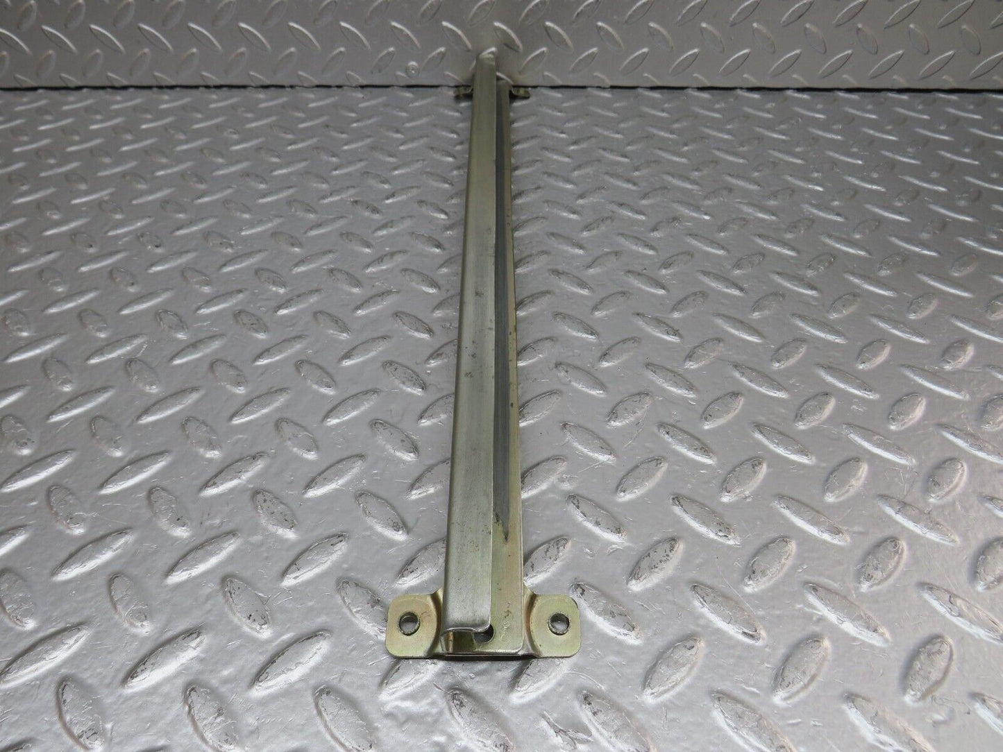 33256 Mercedes-Benz W202 C180 Front Left Door Window Channel