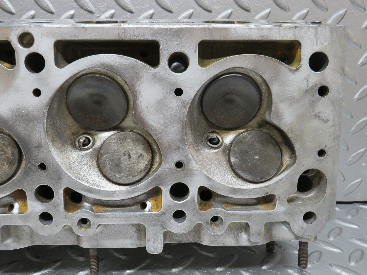 32692 Mercedes-Benz S124 300TE Wagon Cylinder Head 1030161001