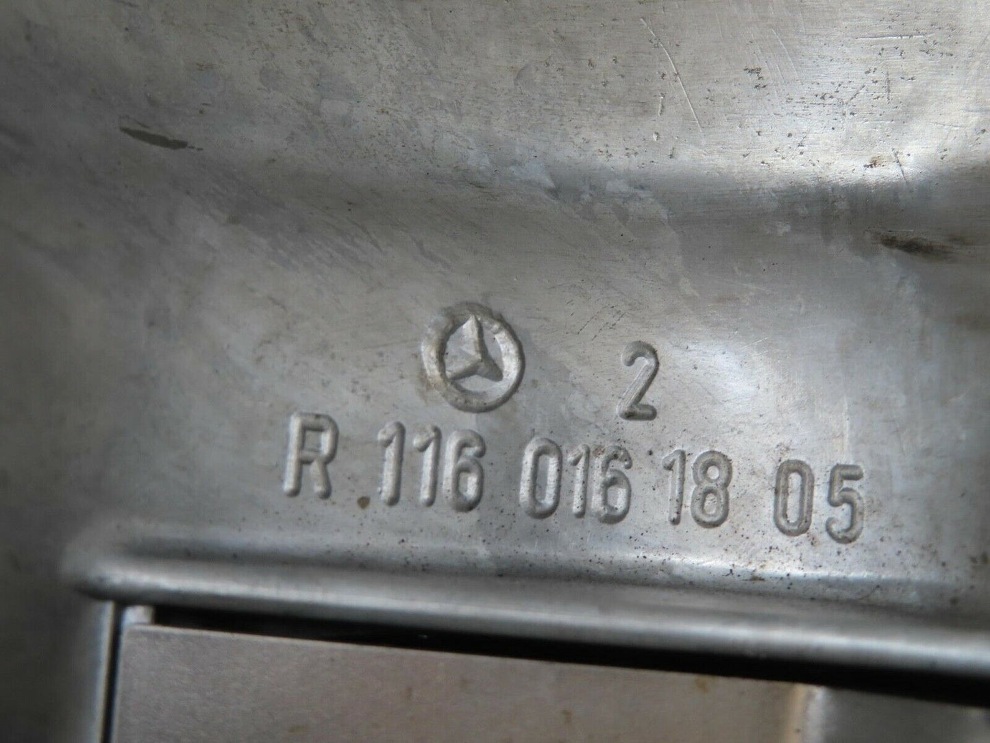 13828 Mercedes-Benz R107 450SL Cylinder Head Valve Cover Left Side 1160161805