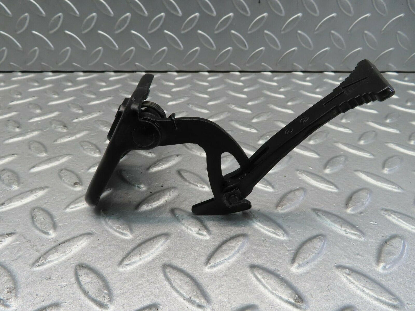 11555 Mercedes-Benz C123 230CE Coupe Bonnet Safety Latch