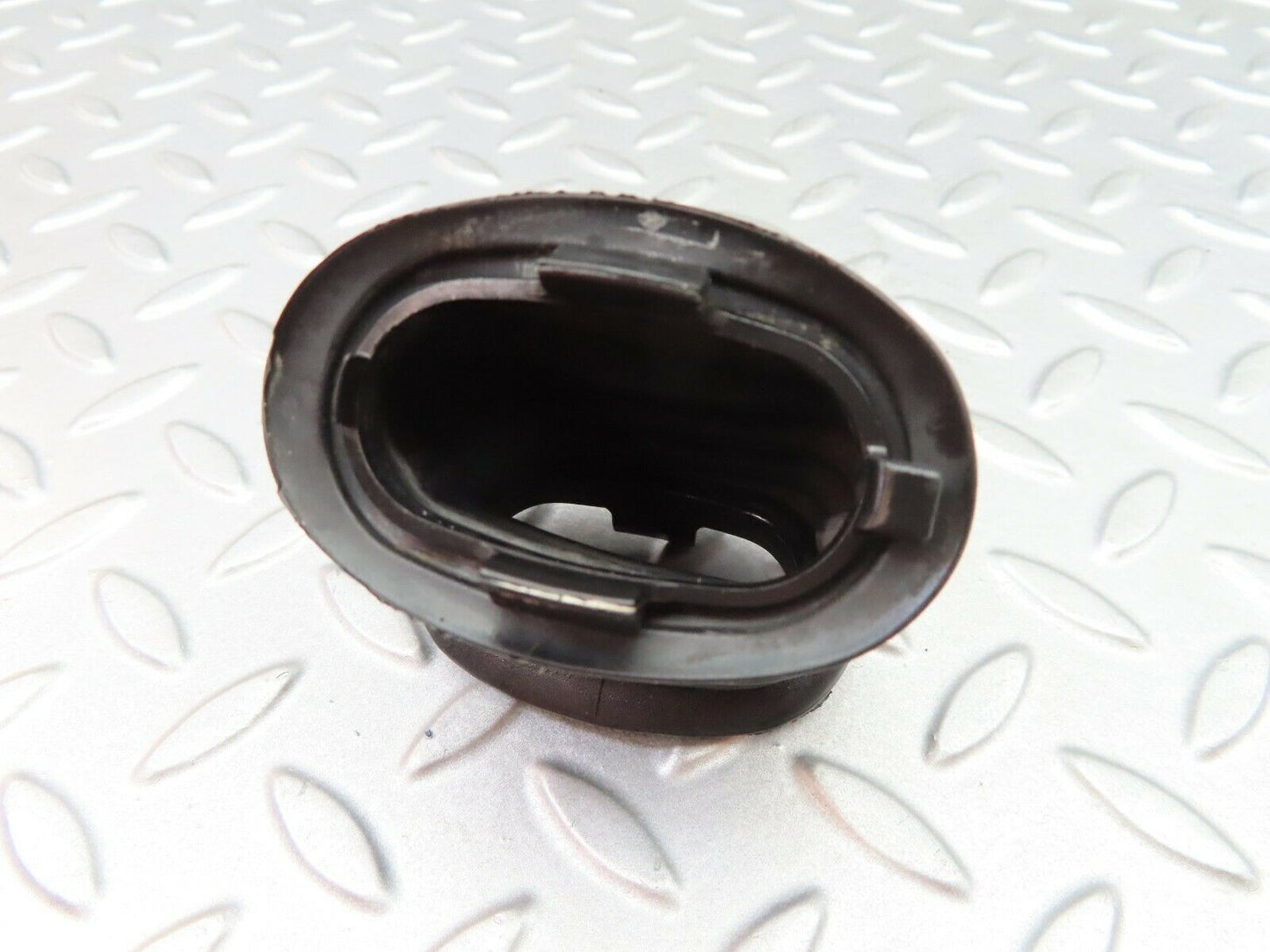 6058 Mercedes-Benz W126 380SE Rear Door Wire Protector Rubber 1268210597