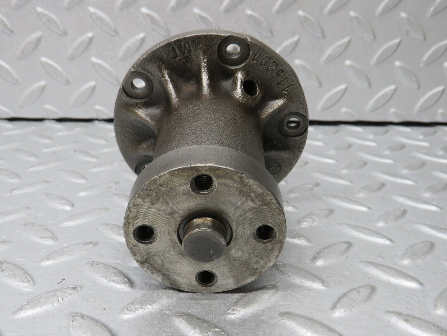 35903 Mercedes-Benz 240D OM616.912 Water Pump 115201
