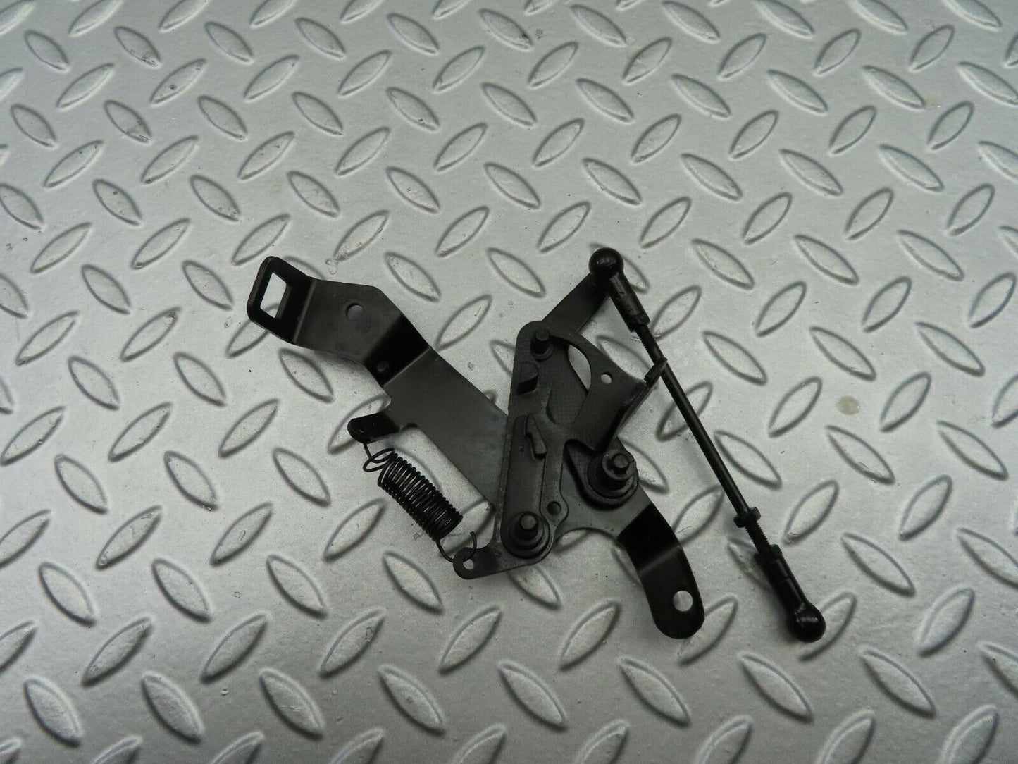 6919 Mercedes-Benz C107 350SLC Coupe Throttle Linkage