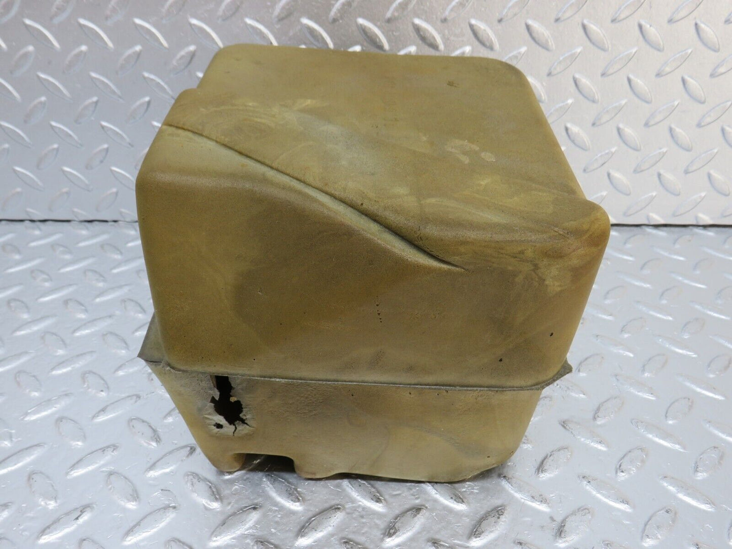 33798 Mercedes-Benz W201 190E Central Locking Pump Sponge Cover 2018000135