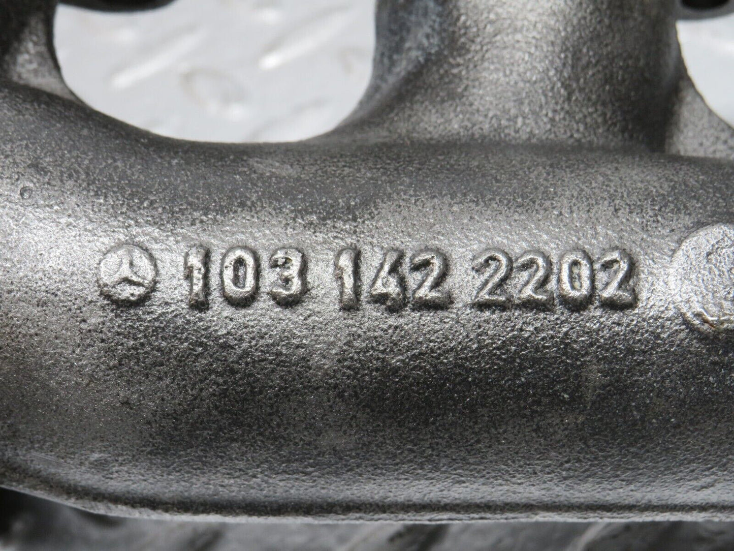 33101 Mercedes-Benz R129 300SL Exhaust Manifold Cylinder 4-6 1031422202