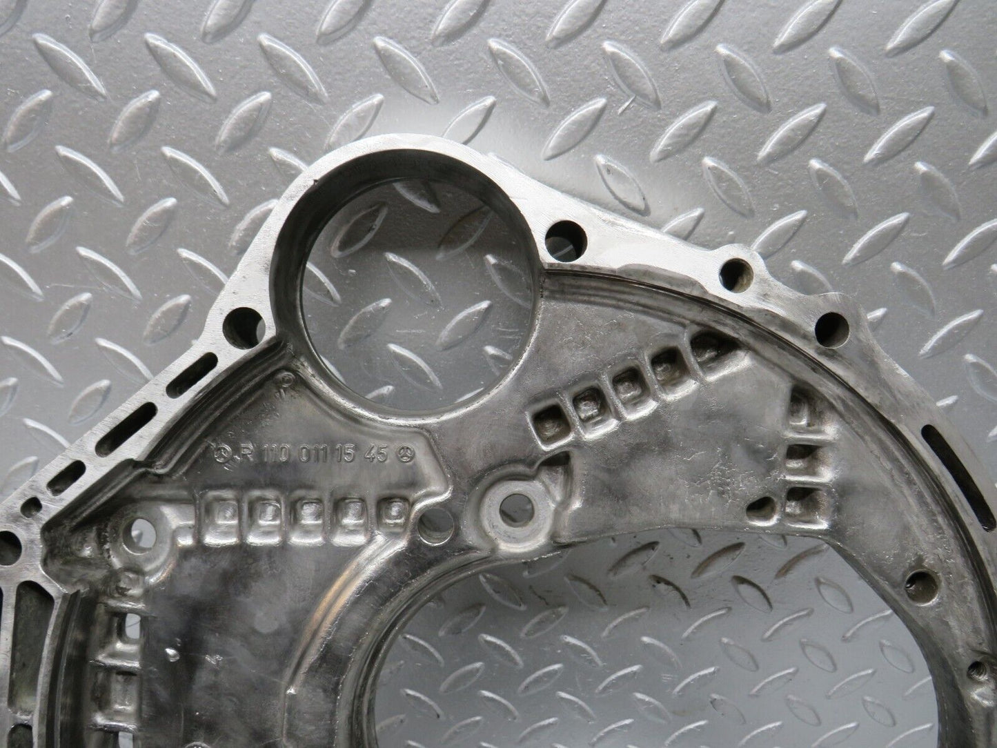 32918 Mercedes-Benz W123 300D Gearbox Flange 1100111545