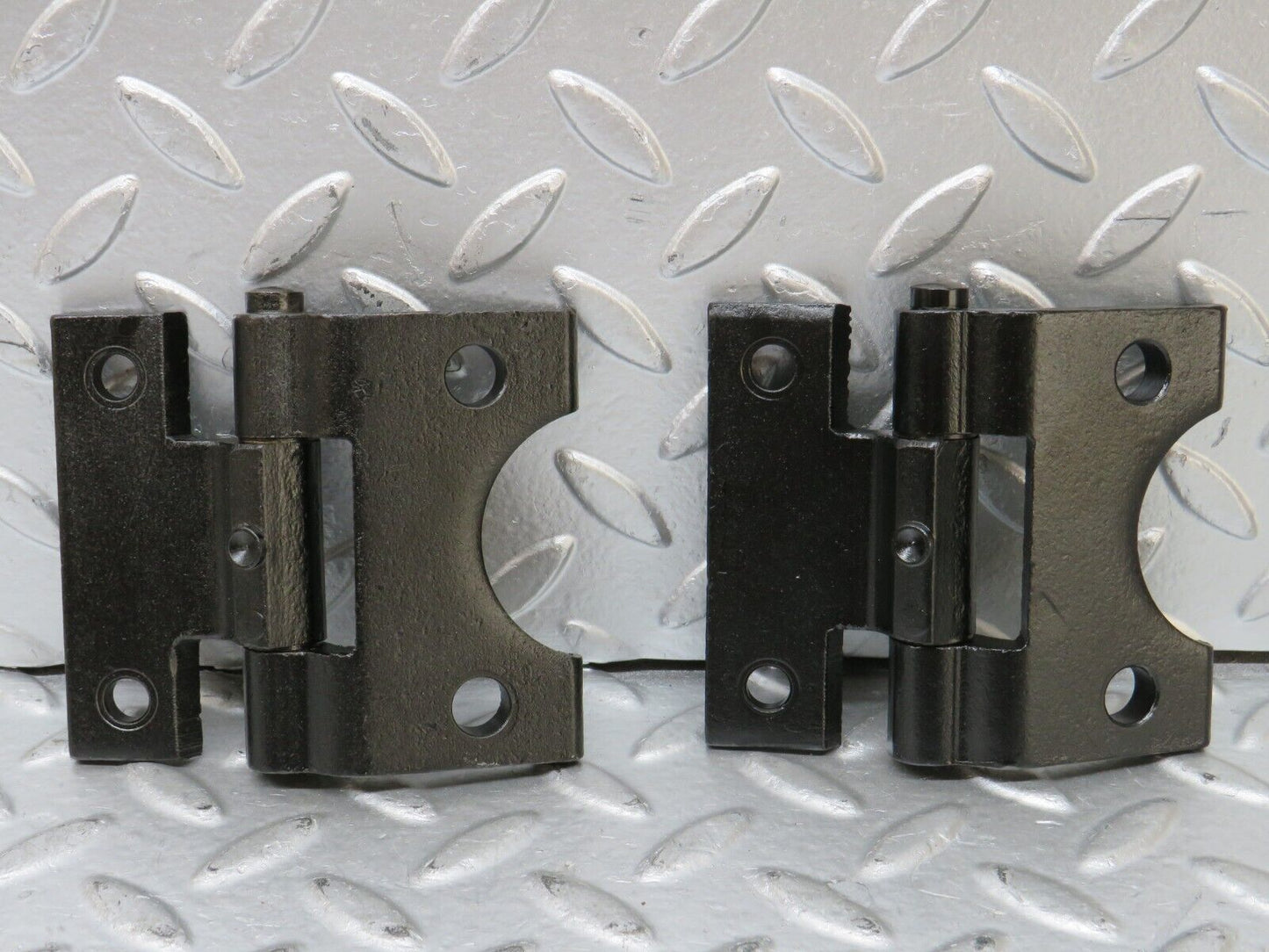 26280 Mercedes-Benz W116 450SE Door Hinge Left Side