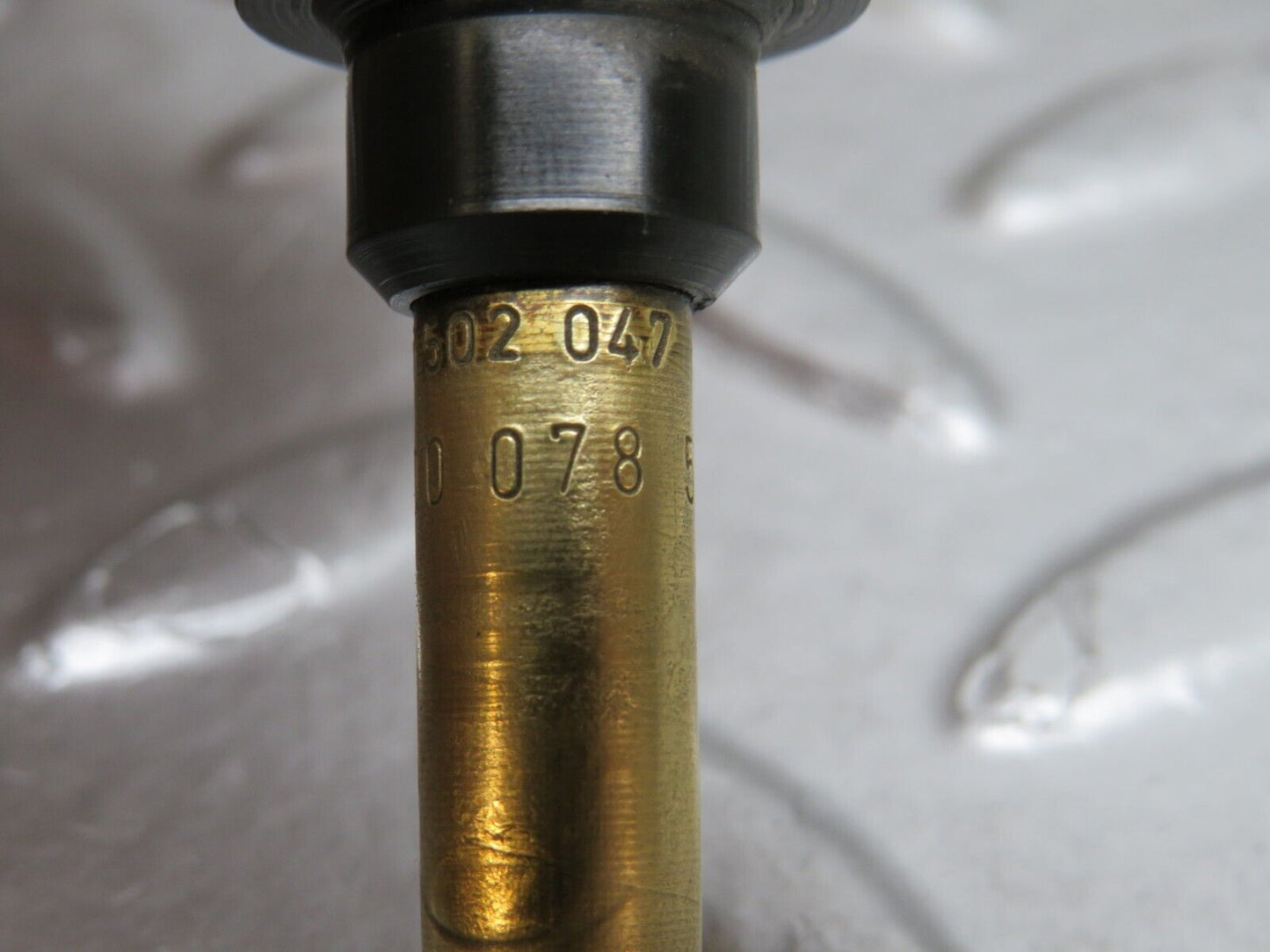 29577 Mercedes-Benz W124 230E Fuel Injector  0437502047 0000785623