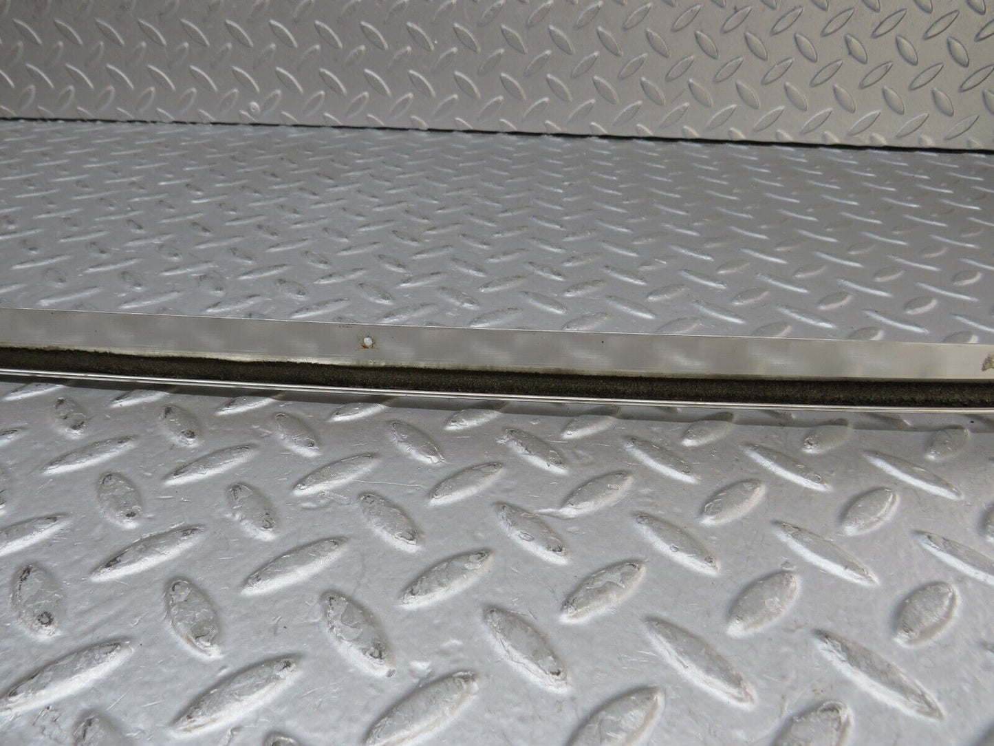36325 Mercedes-Benz W126 420SE Roof Chrome Trim Left Side
