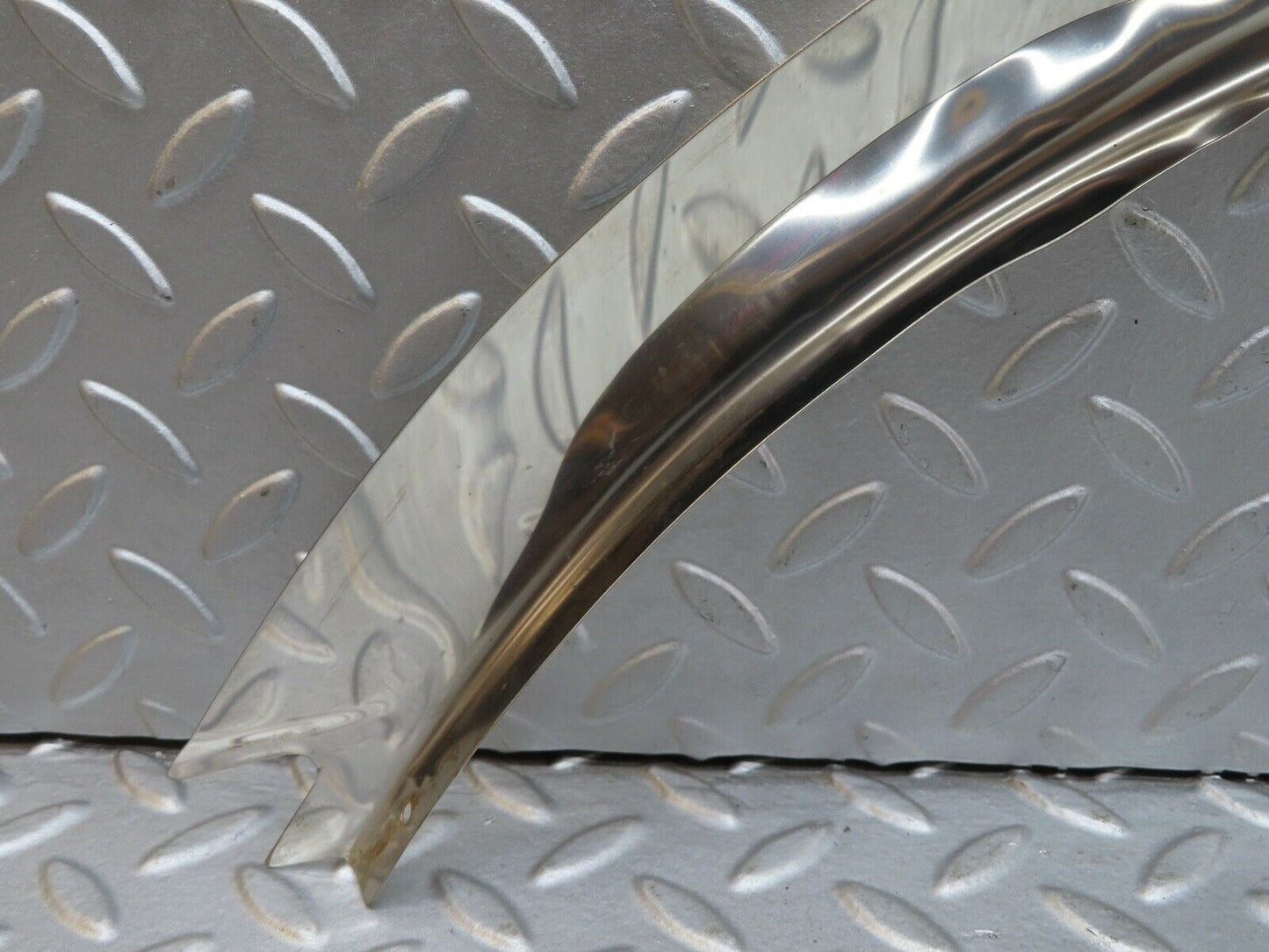 17677 Mercedes-Benz W116 450SEL  Front Left Wheel Arch Chrome Trim