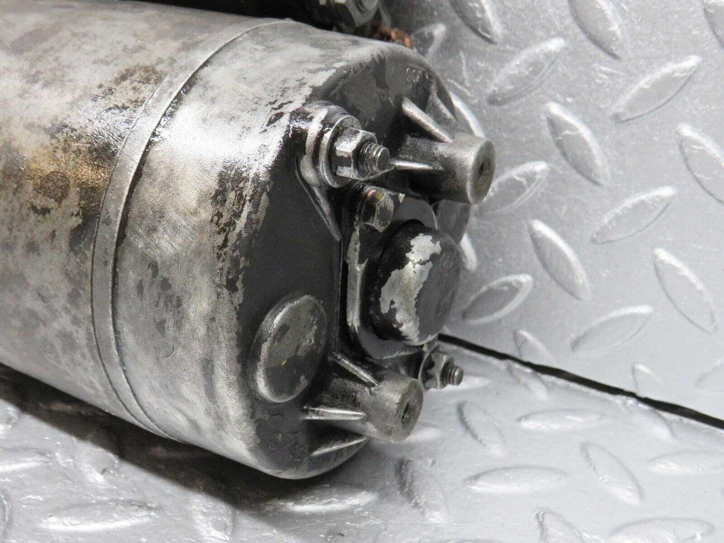 40701 Mercedes-Benz W123 300D Starter Motor Bosch 0001362601 0331402542