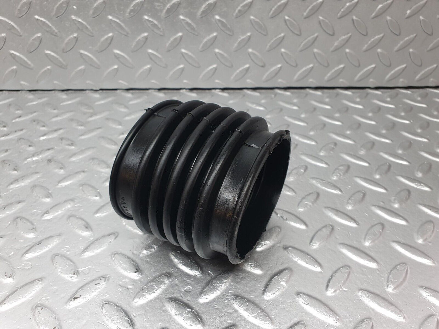 41603 Mercedes-Benz W124 200E Air Intake Hose Pipe 1020940391