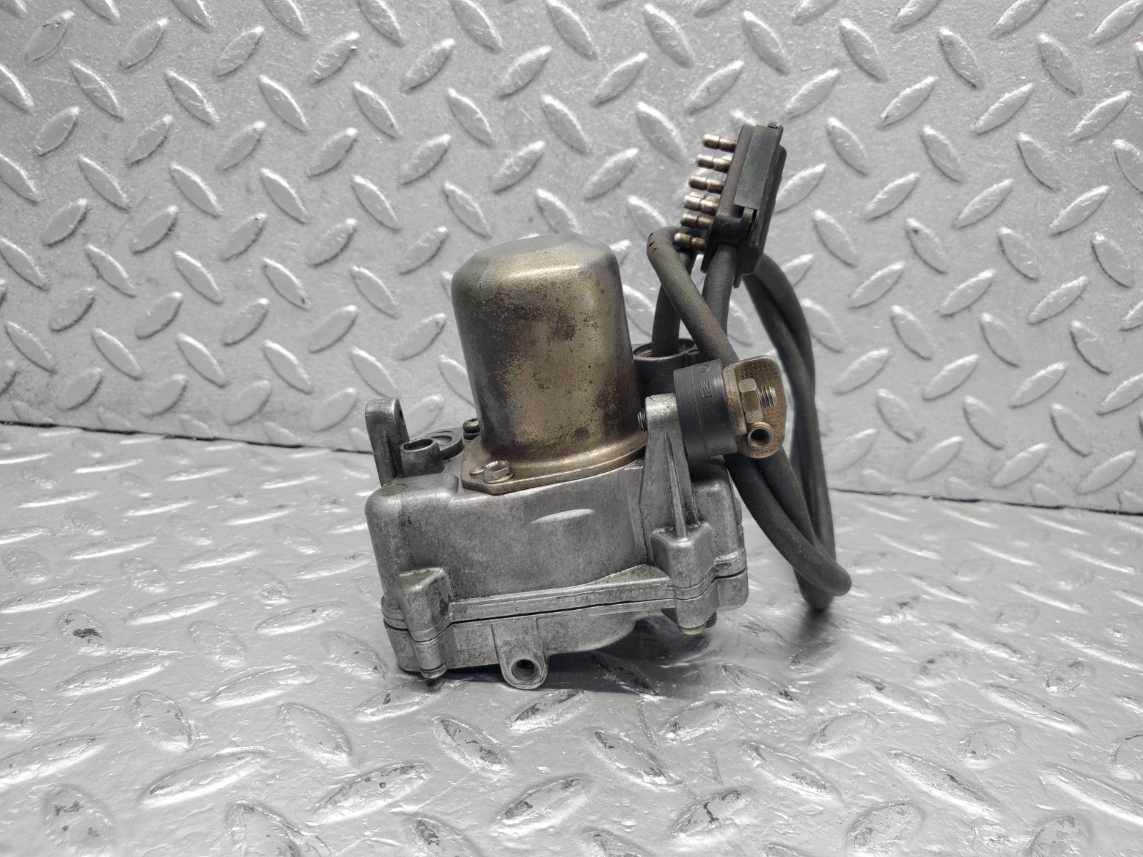 W126 Coupe cruise control actuator used OEM
