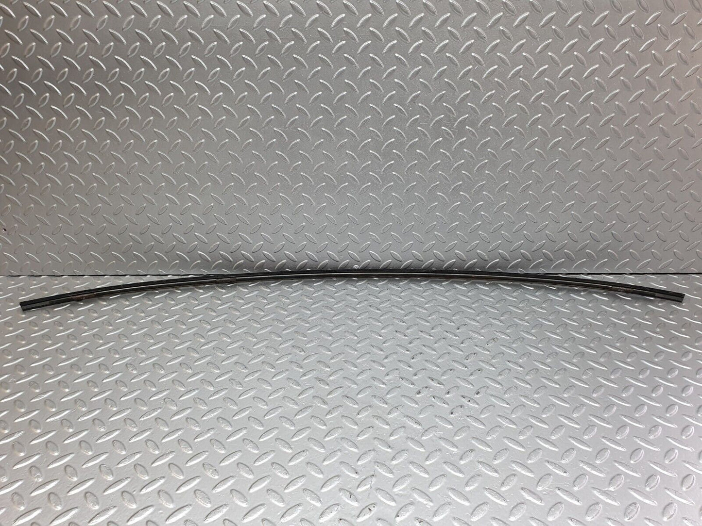 41717 Mercedes-Benz W124 200E Front Windscreen Top Moulding Trim